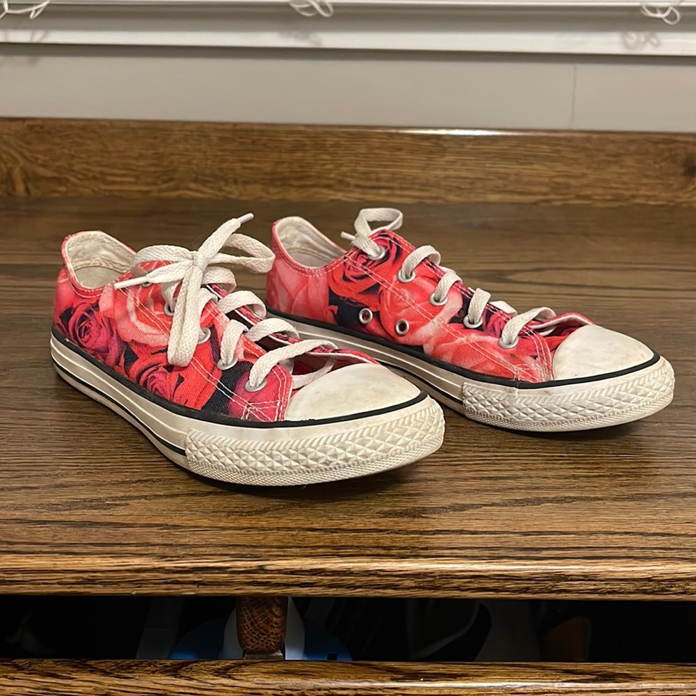Rose colored converse Chuck Taylor’s